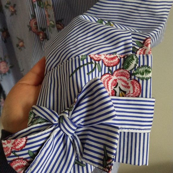 Two way beautiful shirt - Picture 3 of 3